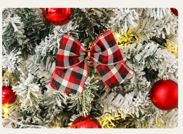 Prelit Snow-Flocked Artificial Pine Christmas Tree, Full Xmas Tree With 250 Lights